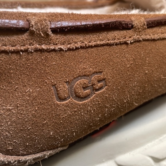 Ugg - Slippers - Size 8.5 - Picture 7 of 11